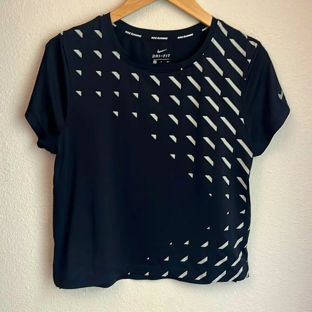 Nike Dri-fit size S shirt